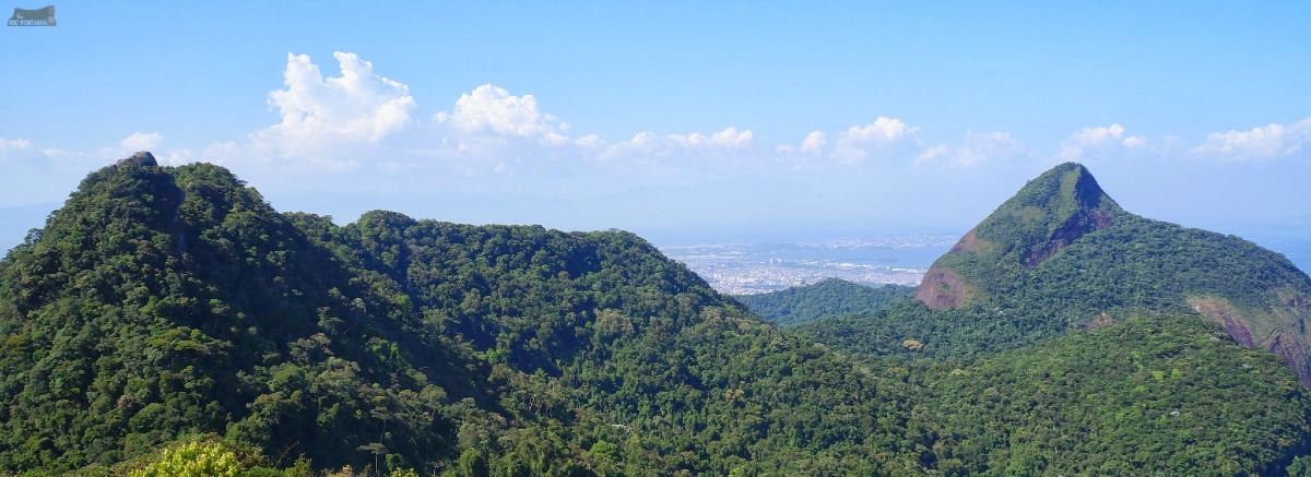 Pico da Tijuca e Pico do Papagaio vistos de longe